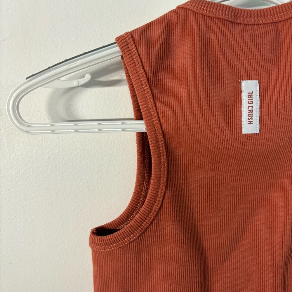 Sleeveless Orange Ribbed Top - Picture 14 of 16